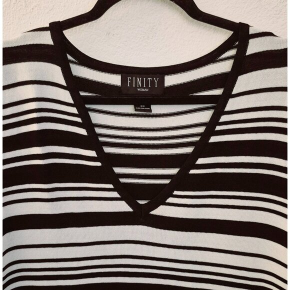 Finity Sleeveless Black/White Striped Rayon Blend Knit Top Size 3X EUC - Picture 2 of 5